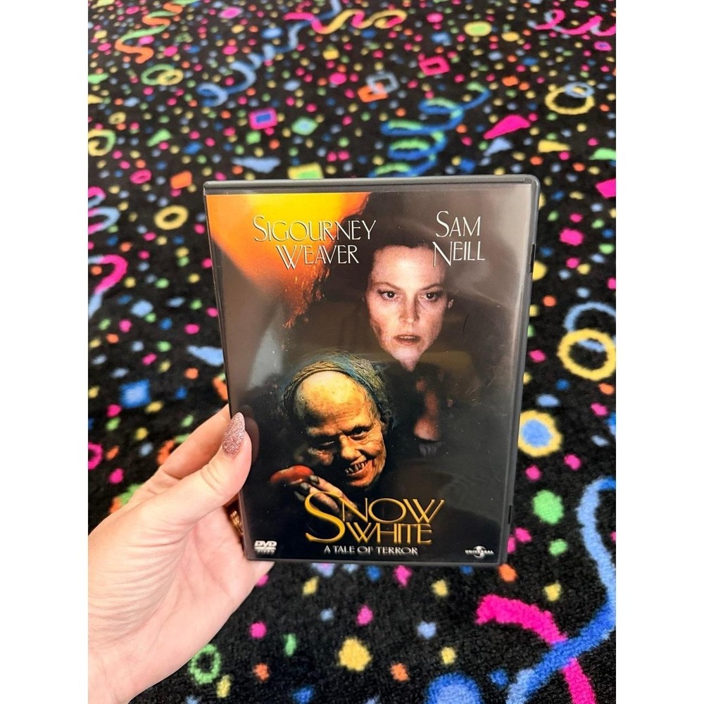 Snow White: A Tale ofSnow White: A Tale of Terror DVD Sigourney Weaver Sam Neill